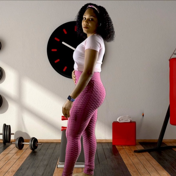 High Waisted Textured Leggings with Pockets - Picture 3 of 3